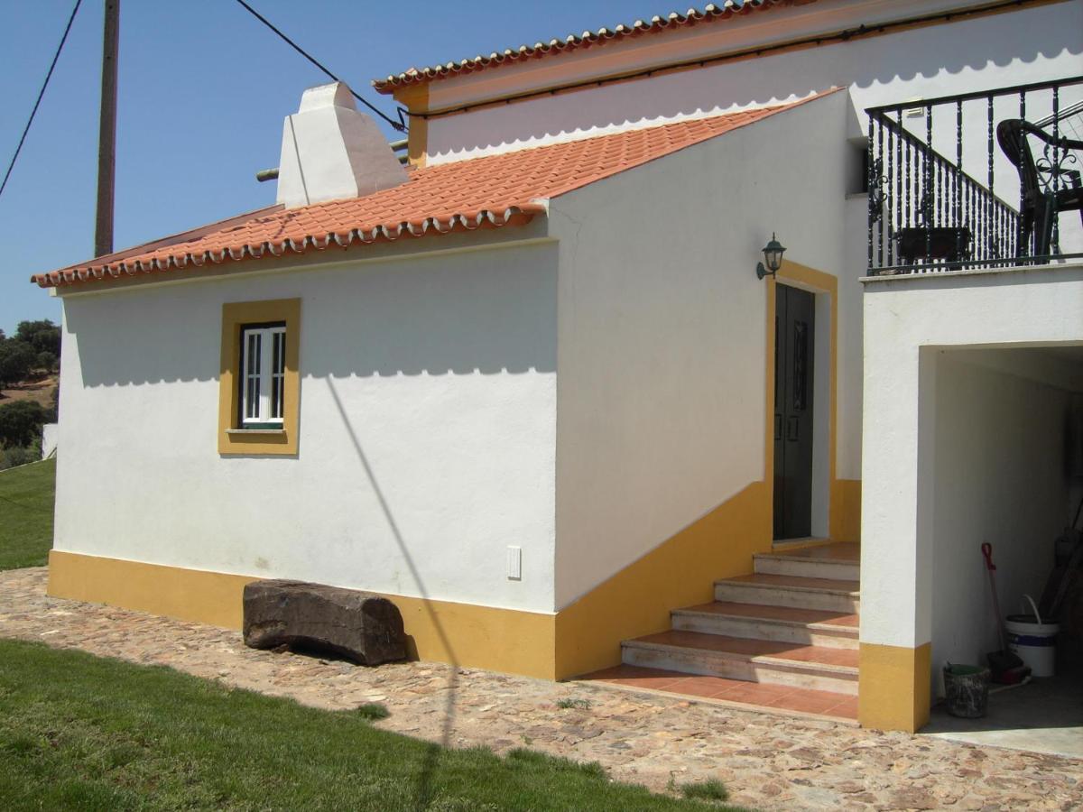 Вилла House With Authentic Tiling And Antique Furniture Монтемор-у-Нову Экстерьер фото