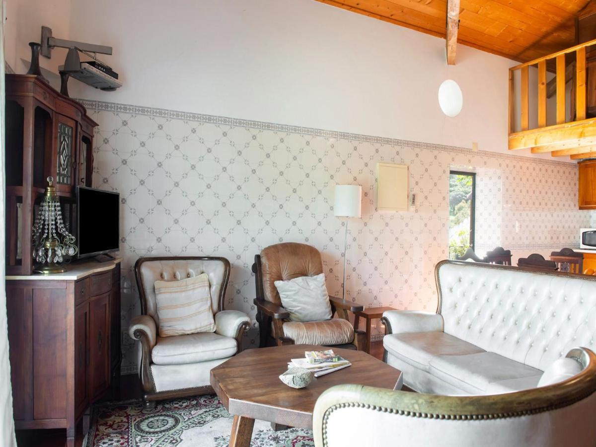 Вилла House With Authentic Tiling And Antique Furniture Монтемор-у-Нову Экстерьер фото
