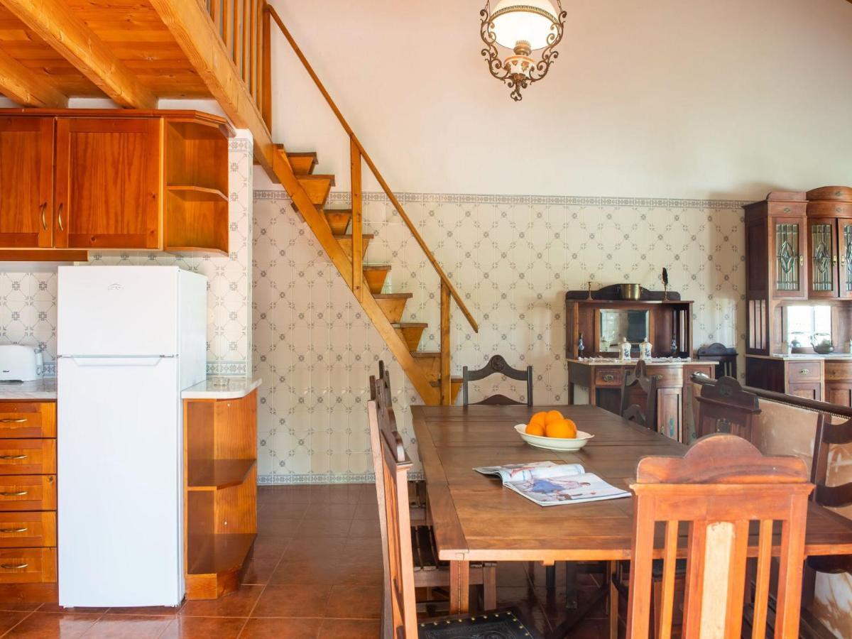Вилла House With Authentic Tiling And Antique Furniture Монтемор-у-Нову Экстерьер фото