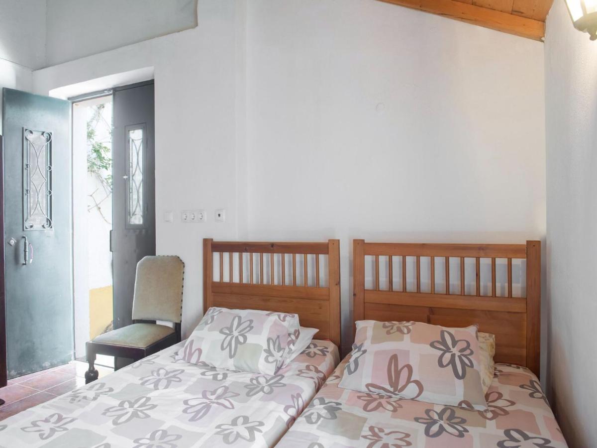 Вилла House With Authentic Tiling And Antique Furniture Монтемор-у-Нову Экстерьер фото